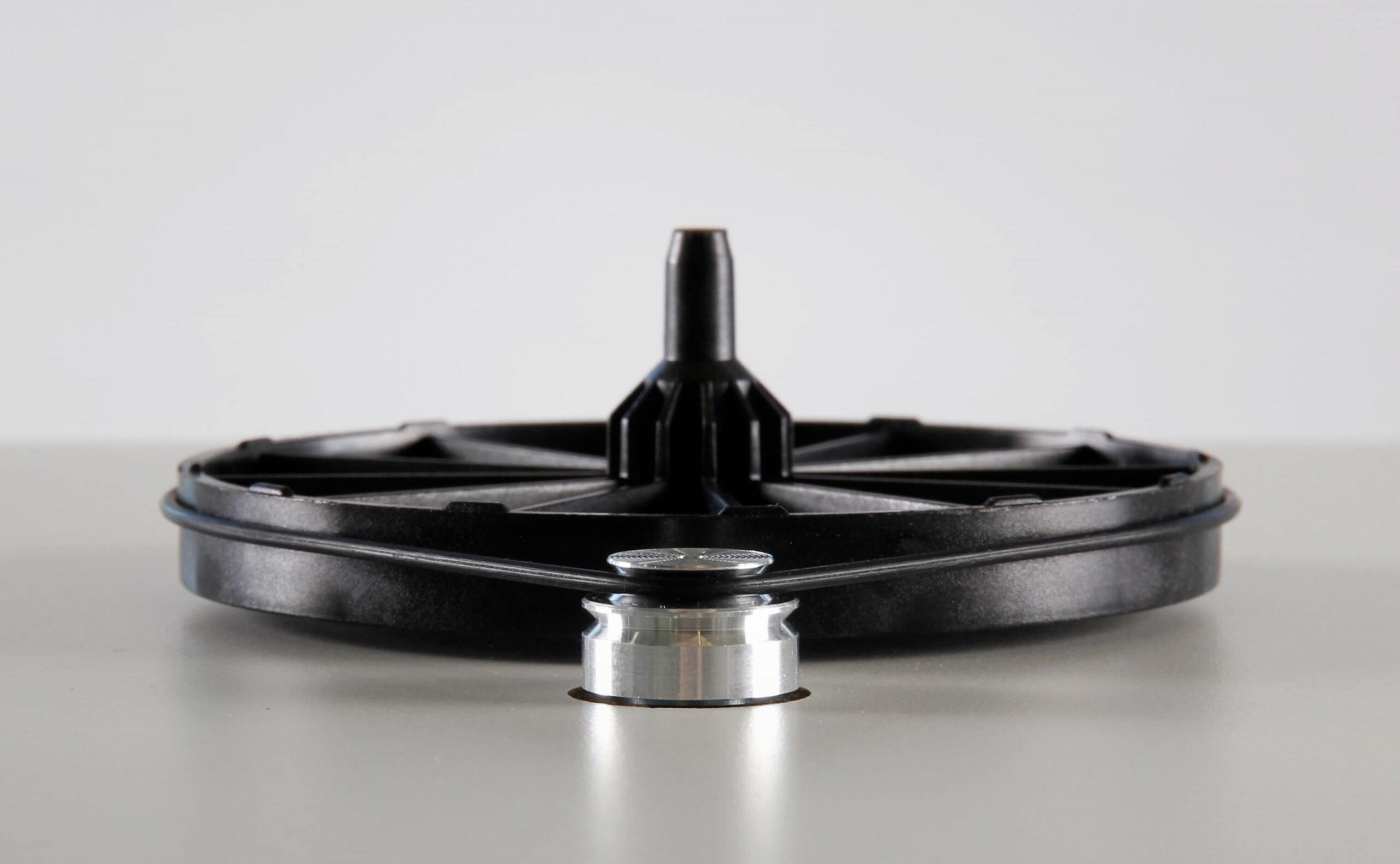 фото виниловые проигрыватели (lp) Rega Planar 1 PLUS