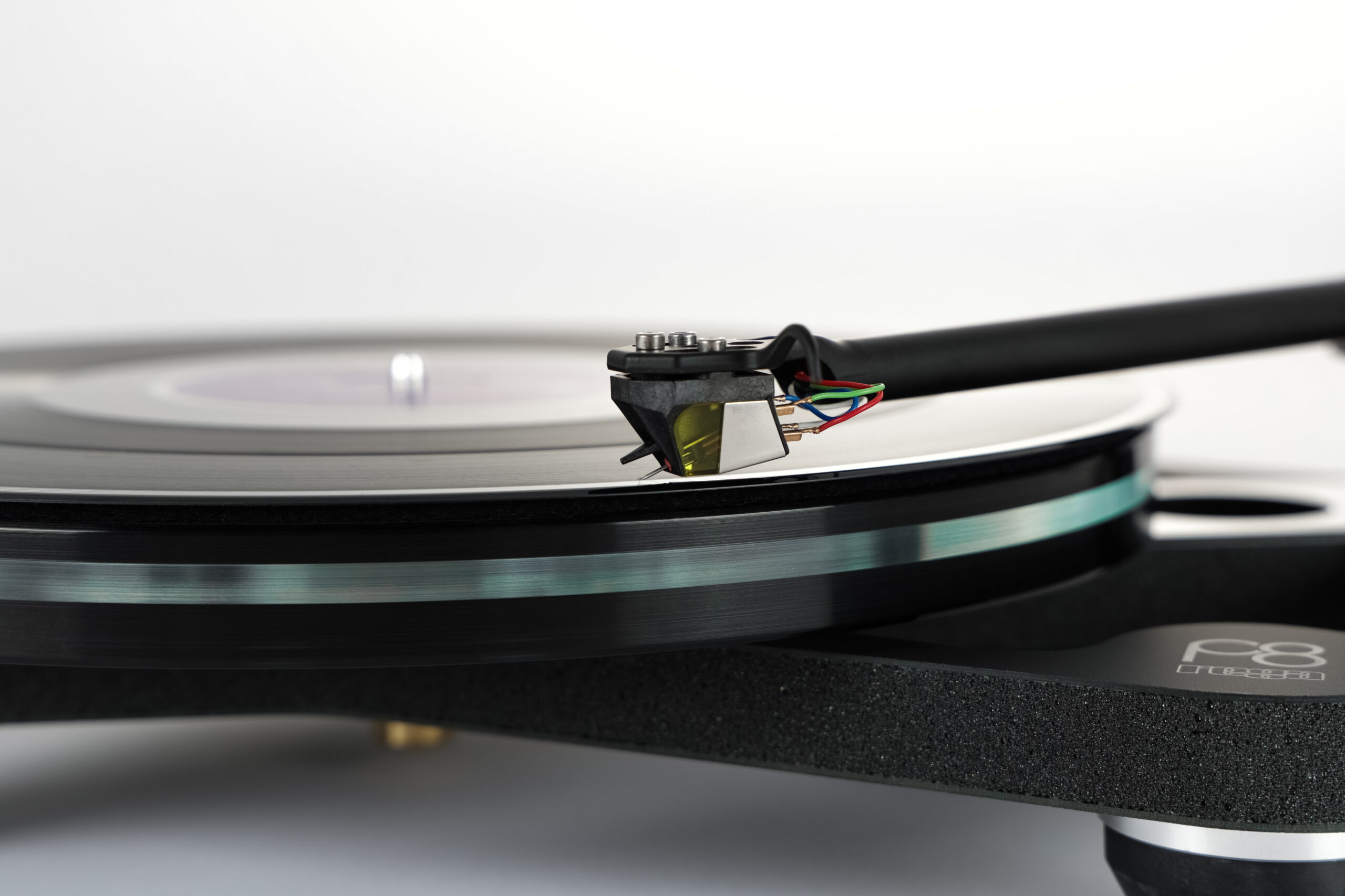 фото  виниловые проигрыватели Rega Planar 8 Nd7