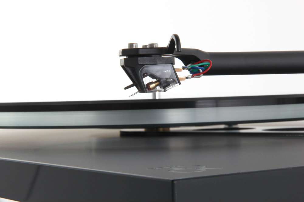 фото  виниловые проигрыватели Rega Planar 6 Ania PRO MC