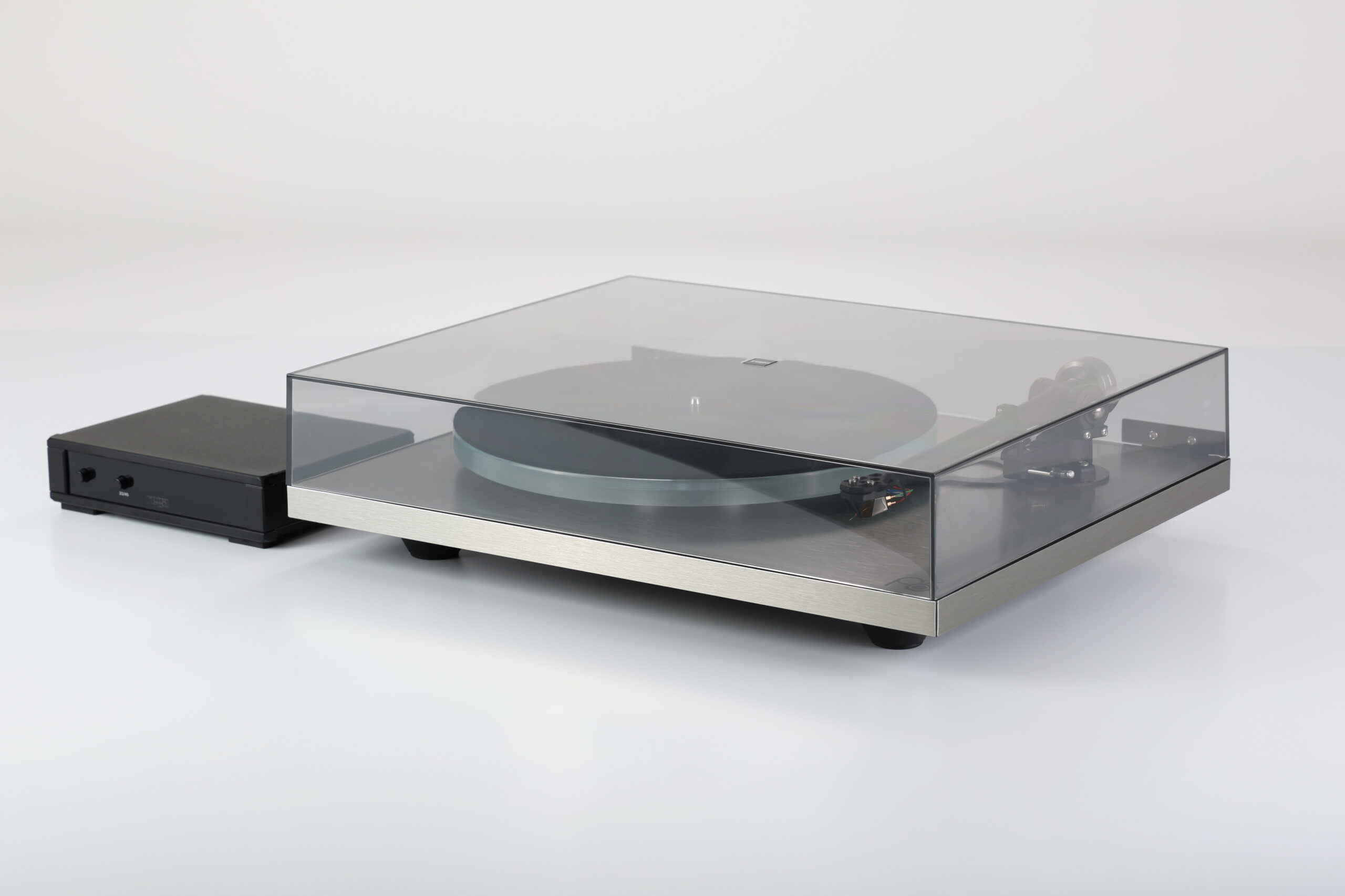 фото  виниловые проигрыватели Rega Planar 6 RS