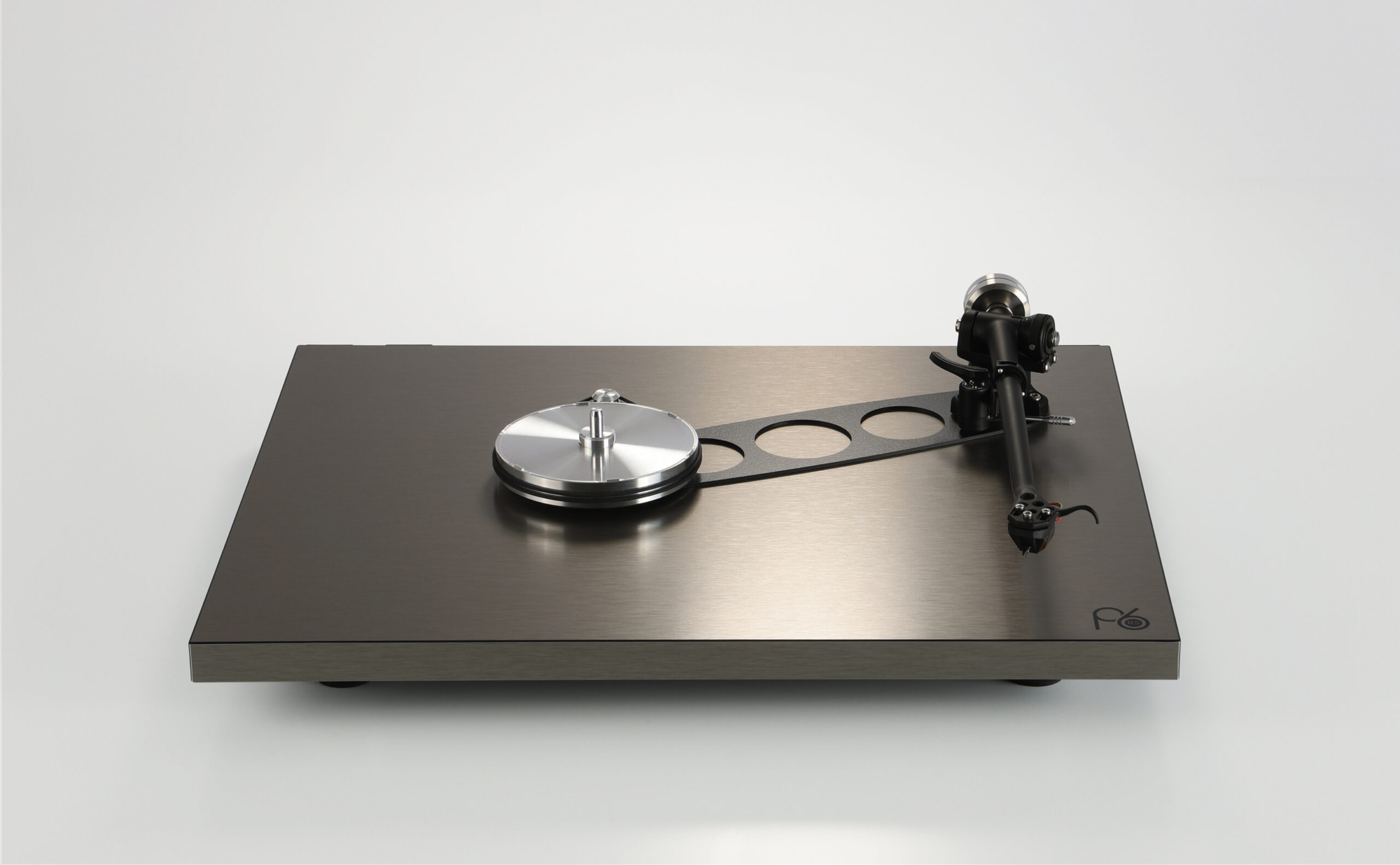фото  виниловые проигрыватели Rega Planar 6 RS