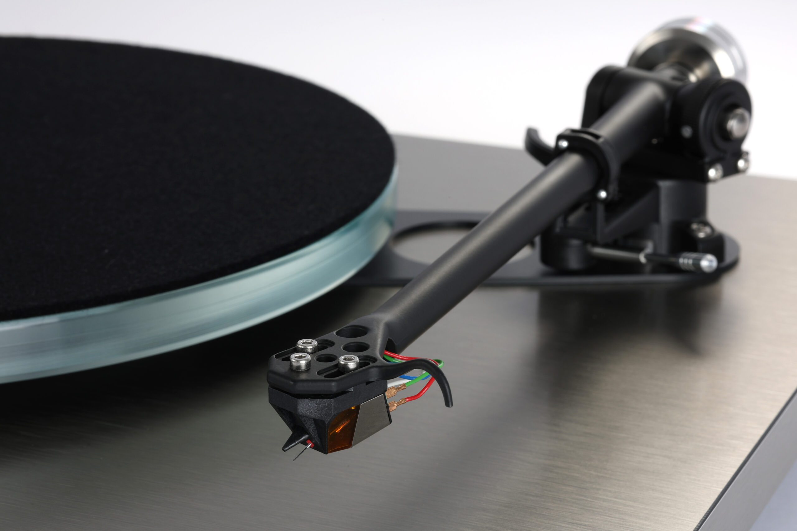 фото  виниловые проигрыватели Rega Planar 6 RS