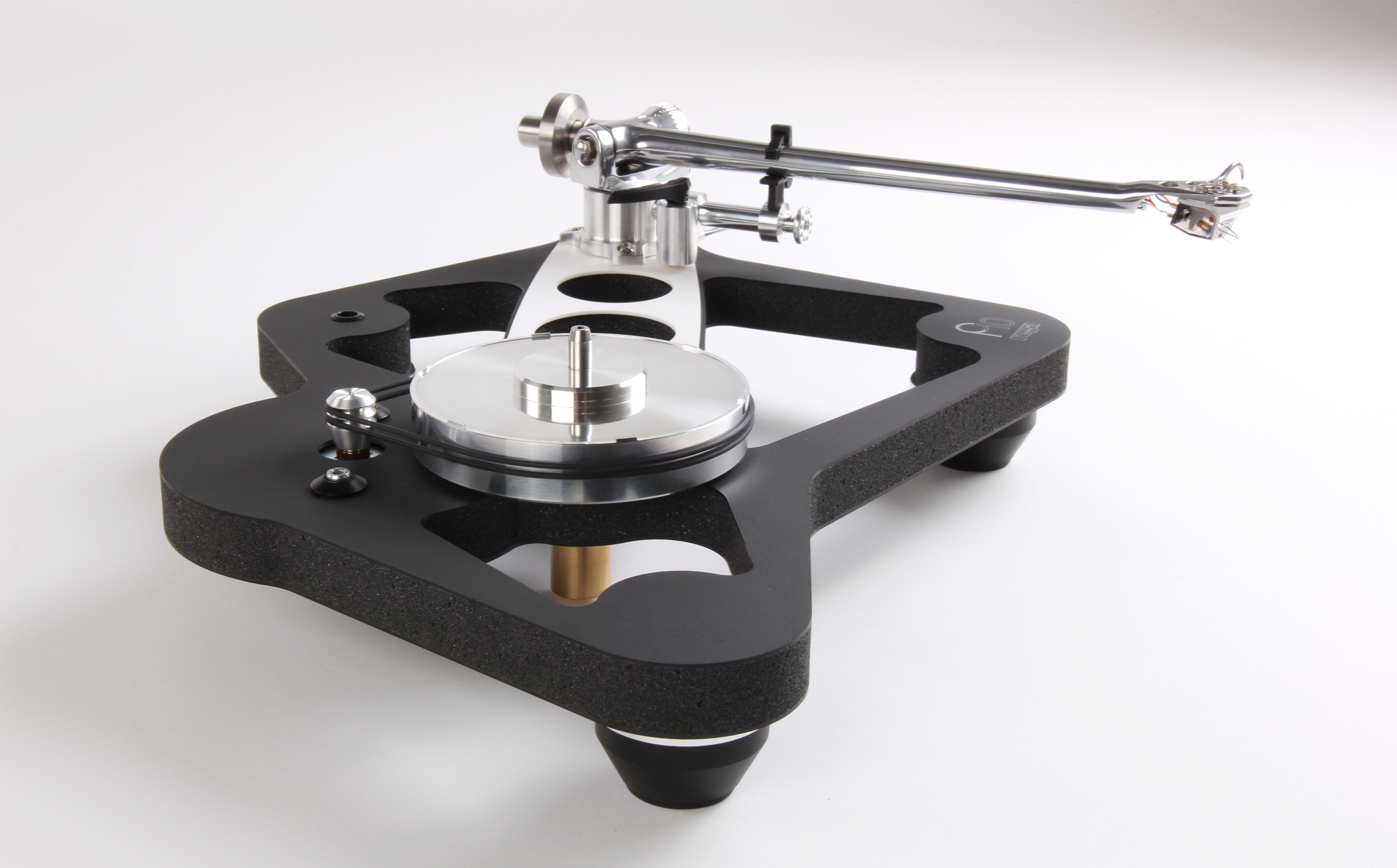 фото  виниловые проигрыватели Rega Planar 10 Apheta 3