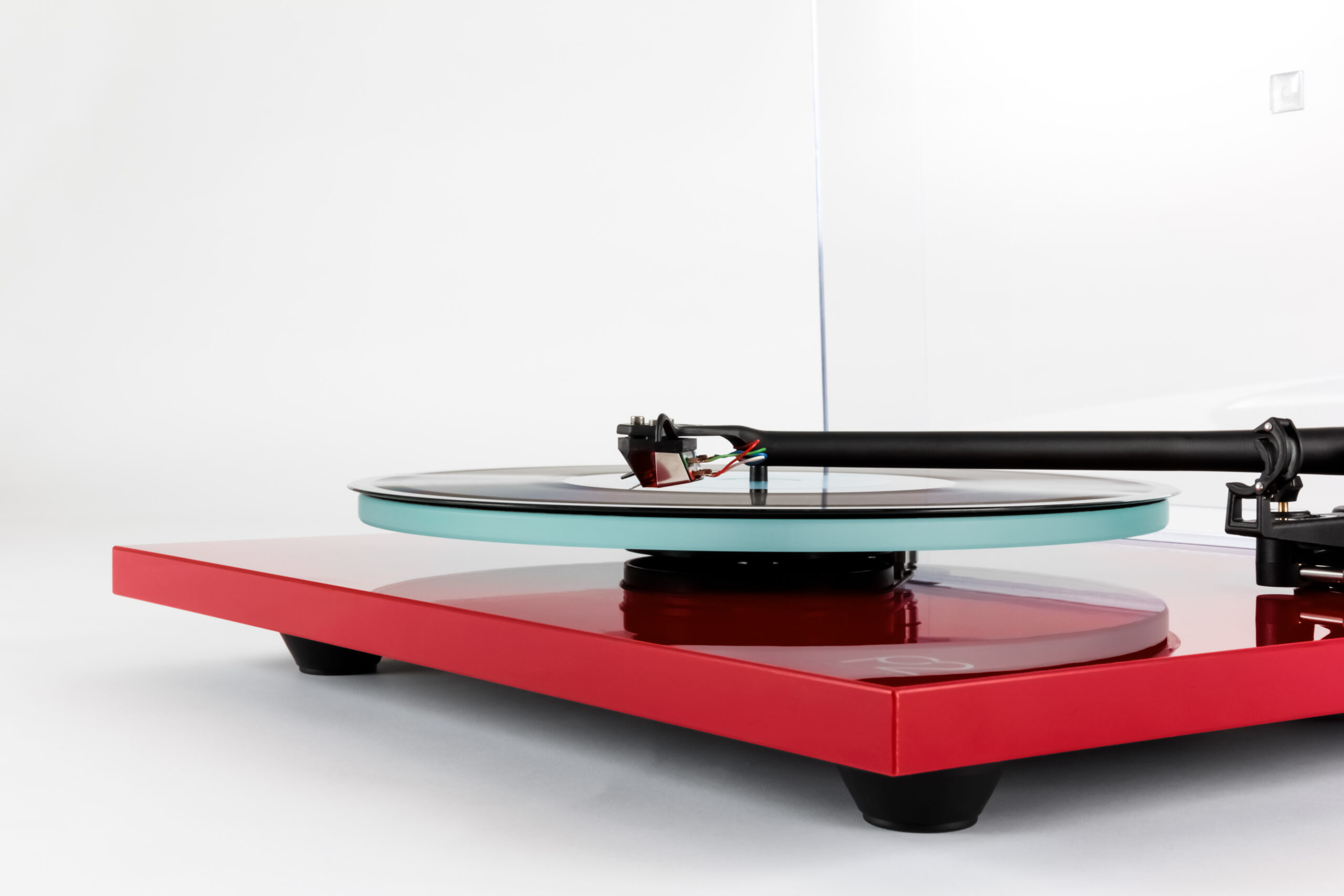фото  виниловые проигрыватели Rega Planar 2 (Nd3)