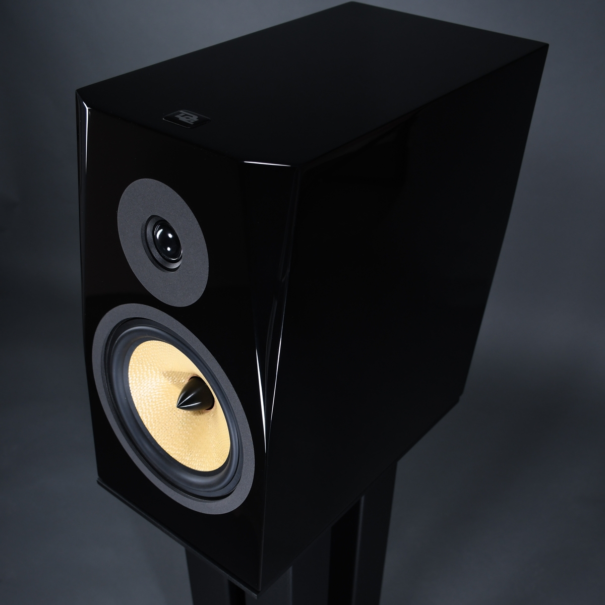 фото пассивные полочные ас Davis Acoustics Nikita 3.0